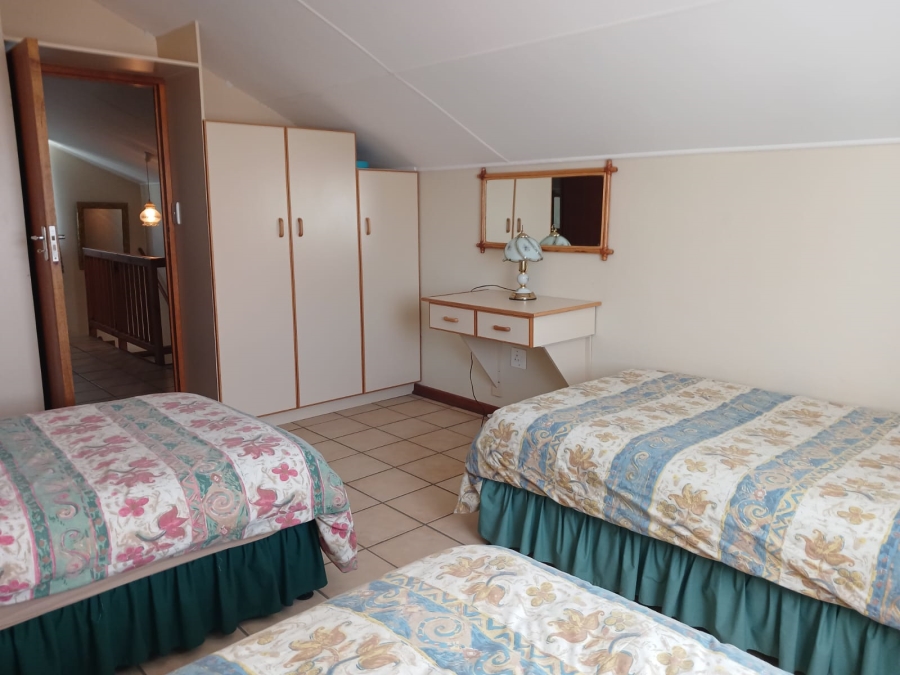 4 Bedroom Property for Sale in Stilbaai Wes Western Cape